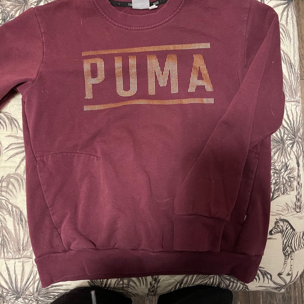 Crew neck pull over sweater
